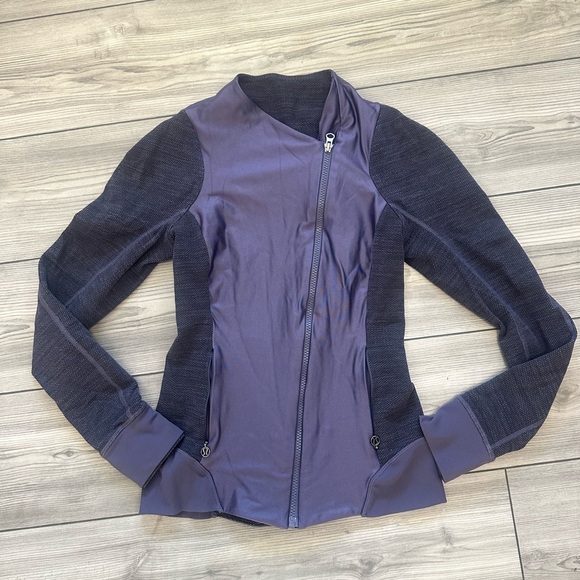 Lululemon Emerged Renewed jacket Size 4 purple - Picture 1 of 9